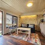 Biscuit Cosy Mini House In Old Town Apartment