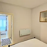 Biscuit Cosy Mini House In Old Town Apartment *