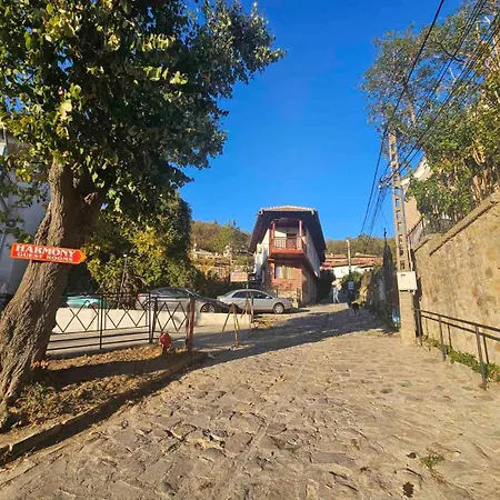 Biscuit Cosy Mini House In Old Town *