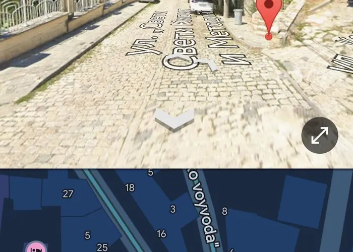 Biscuit Cosy Mini House In Old Town *