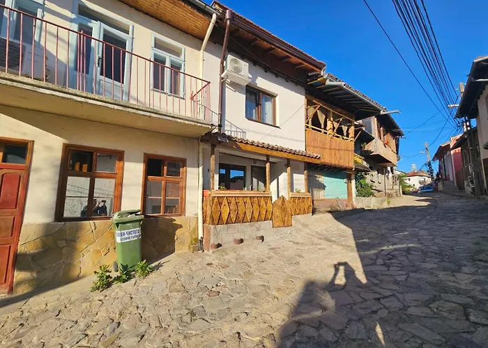 Biscuit Cosy Mini House In Old Town