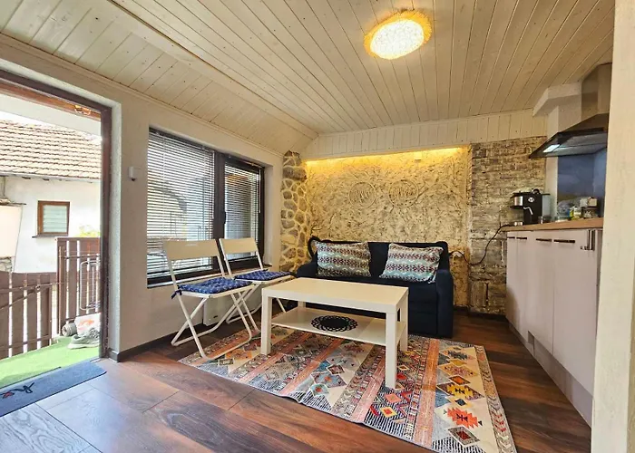 Biscuit Cosy Mini House In Old Town Apartment