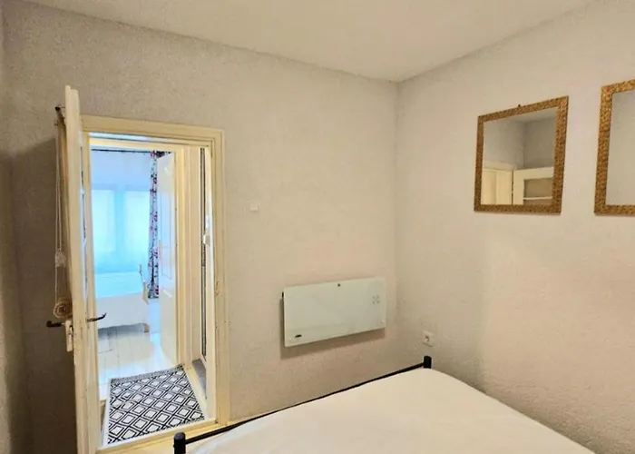 Biscuit Cosy Mini House In Old Town Apartment *