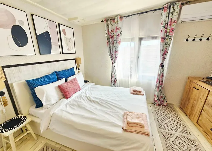 Biscuit Cosy Mini House In Old Town Apartamento